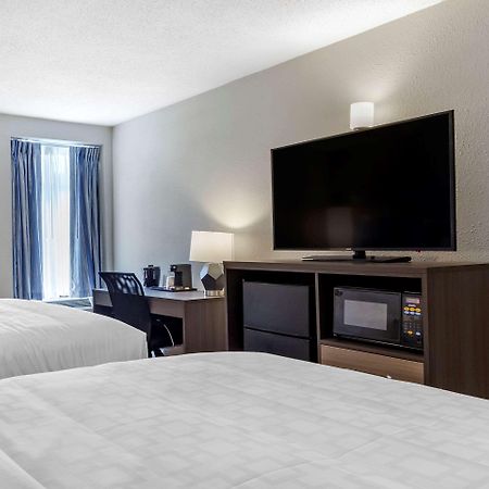 Готель Clarion Pointe Raleigh Midtown Екстер'єр фото