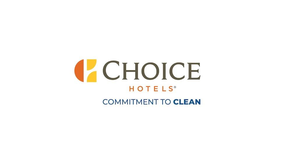 Готель Clarion Pointe Raleigh Midtown Екстер'єр фото