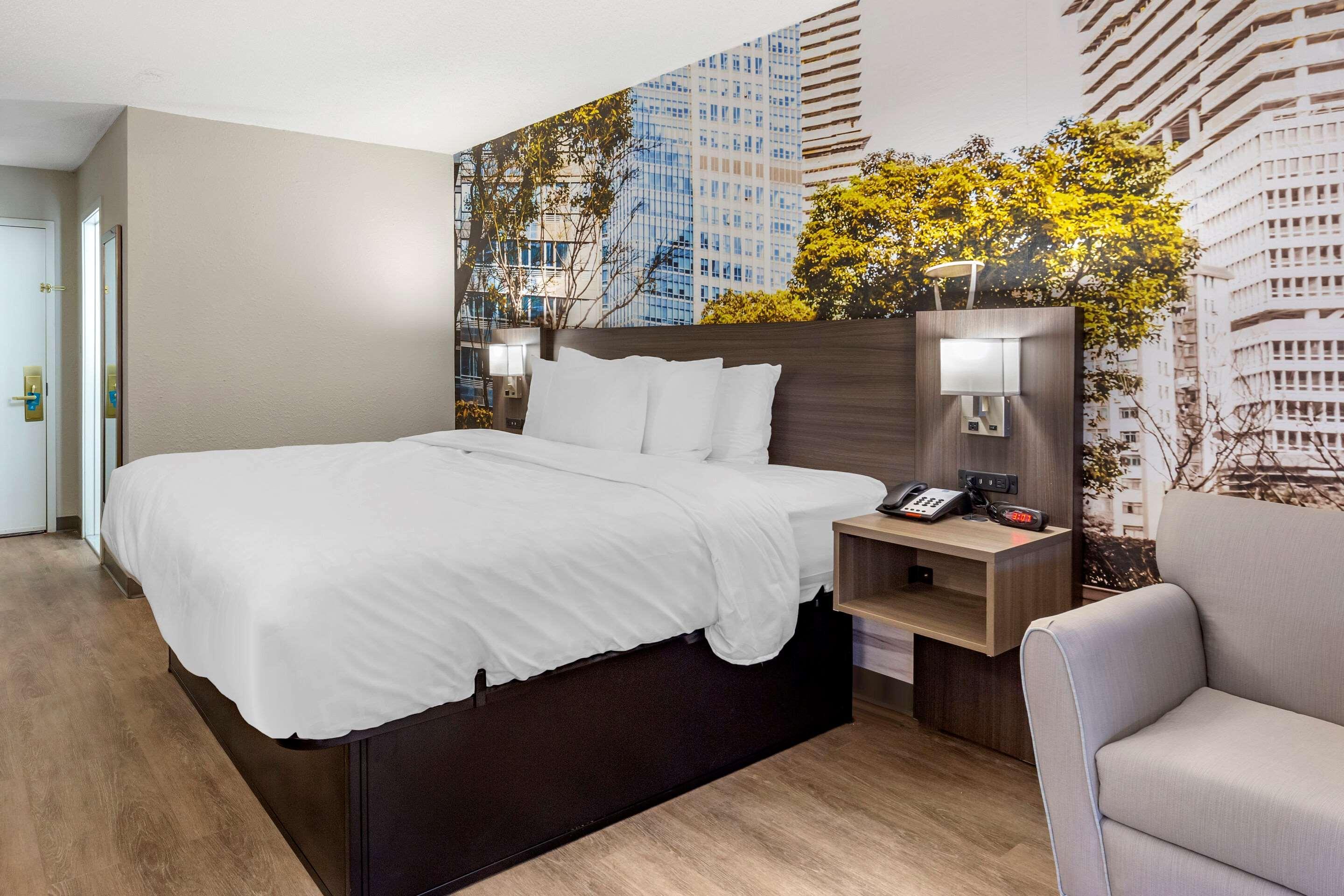 Готель Clarion Pointe Raleigh Midtown Екстер'єр фото