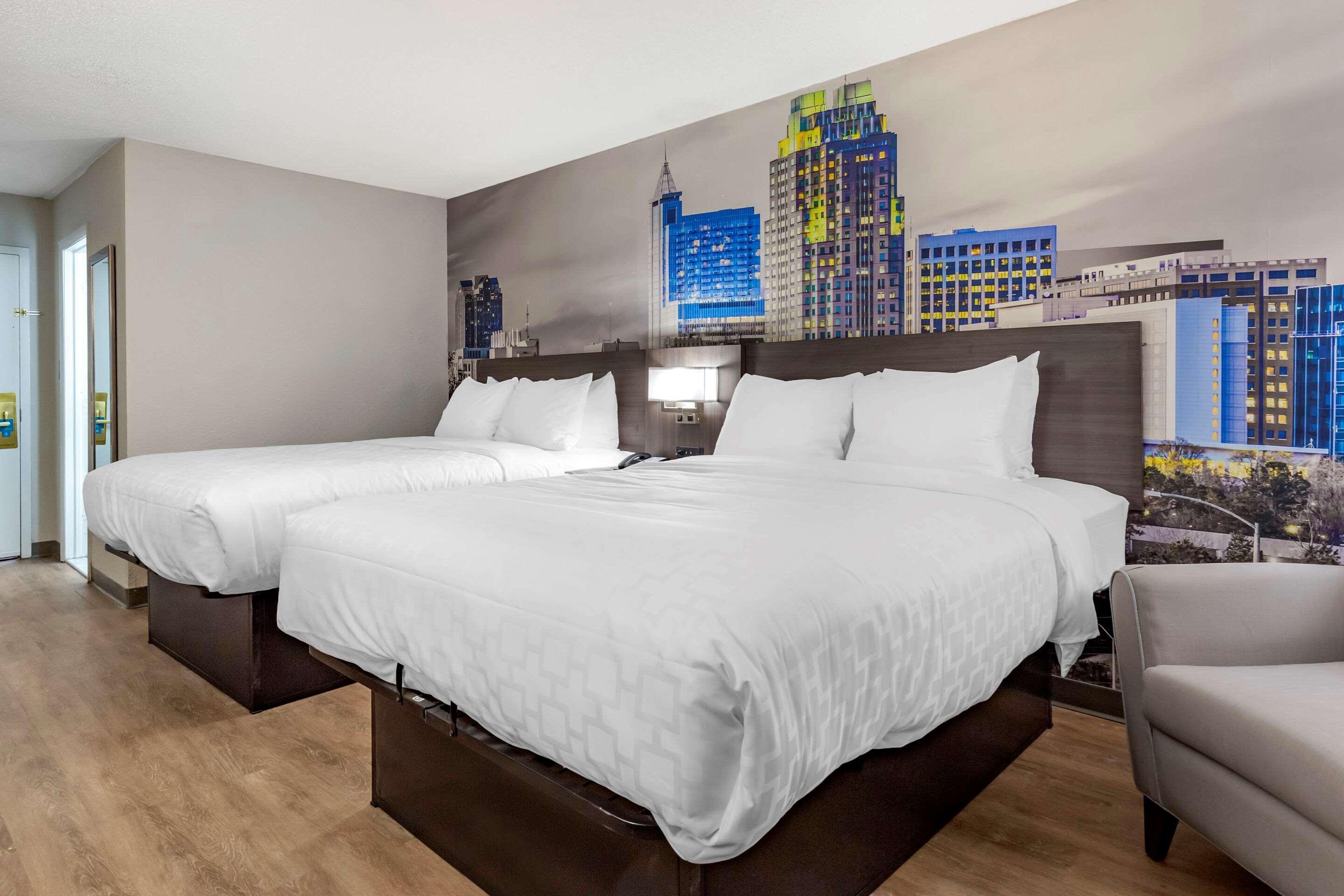 Готель Clarion Pointe Raleigh Midtown Екстер'єр фото