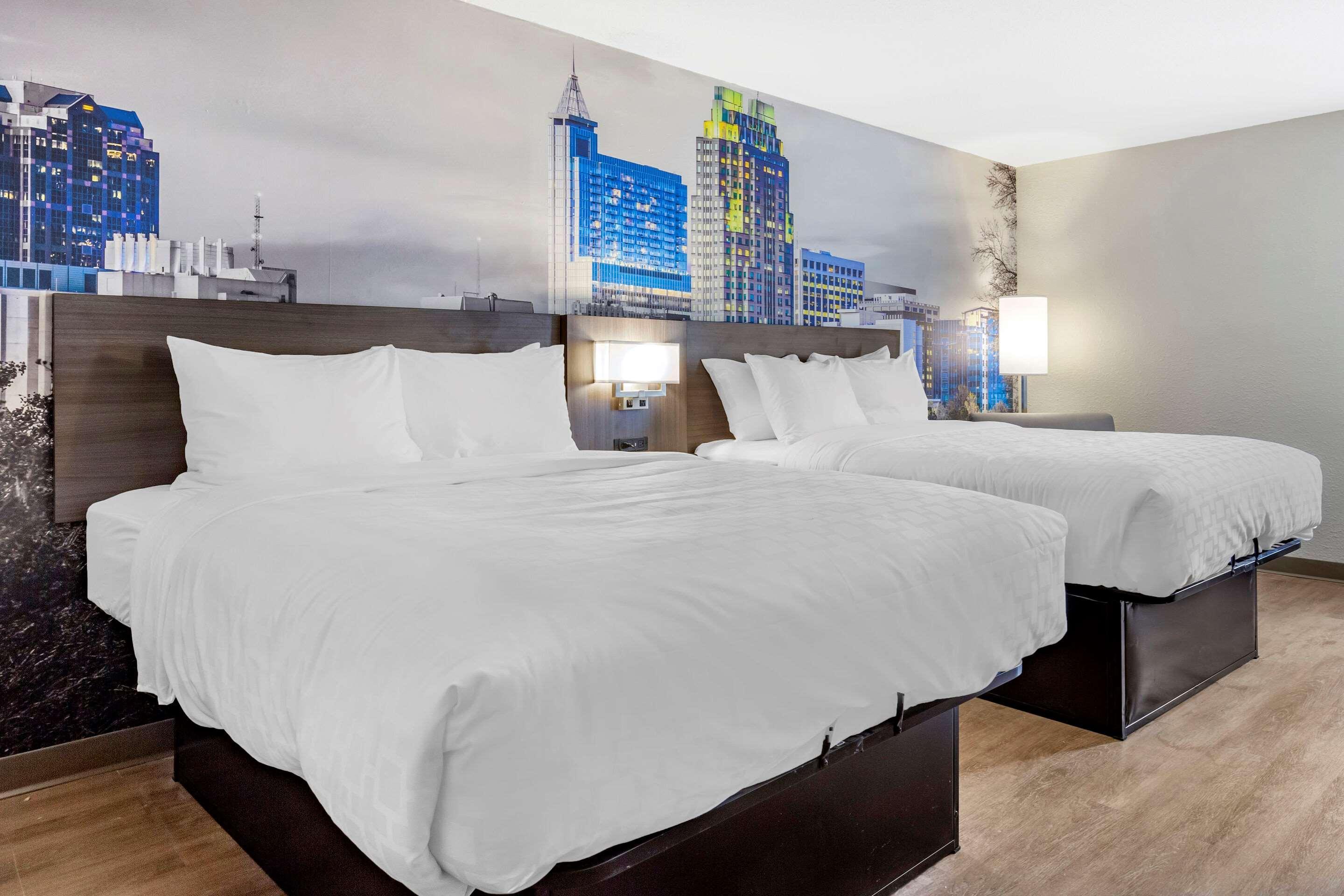 Готель Clarion Pointe Raleigh Midtown Екстер'єр фото