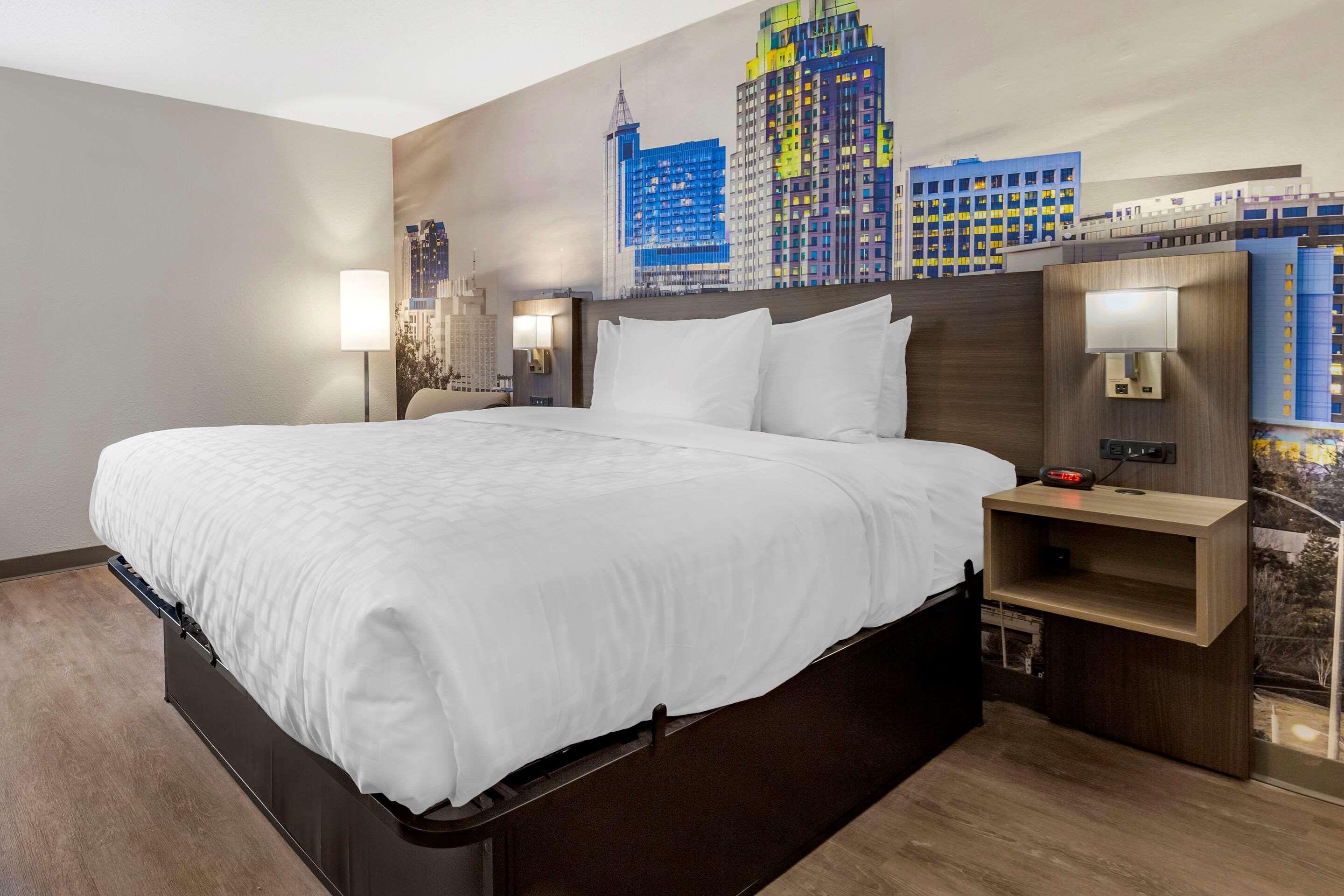 Готель Clarion Pointe Raleigh Midtown Екстер'єр фото