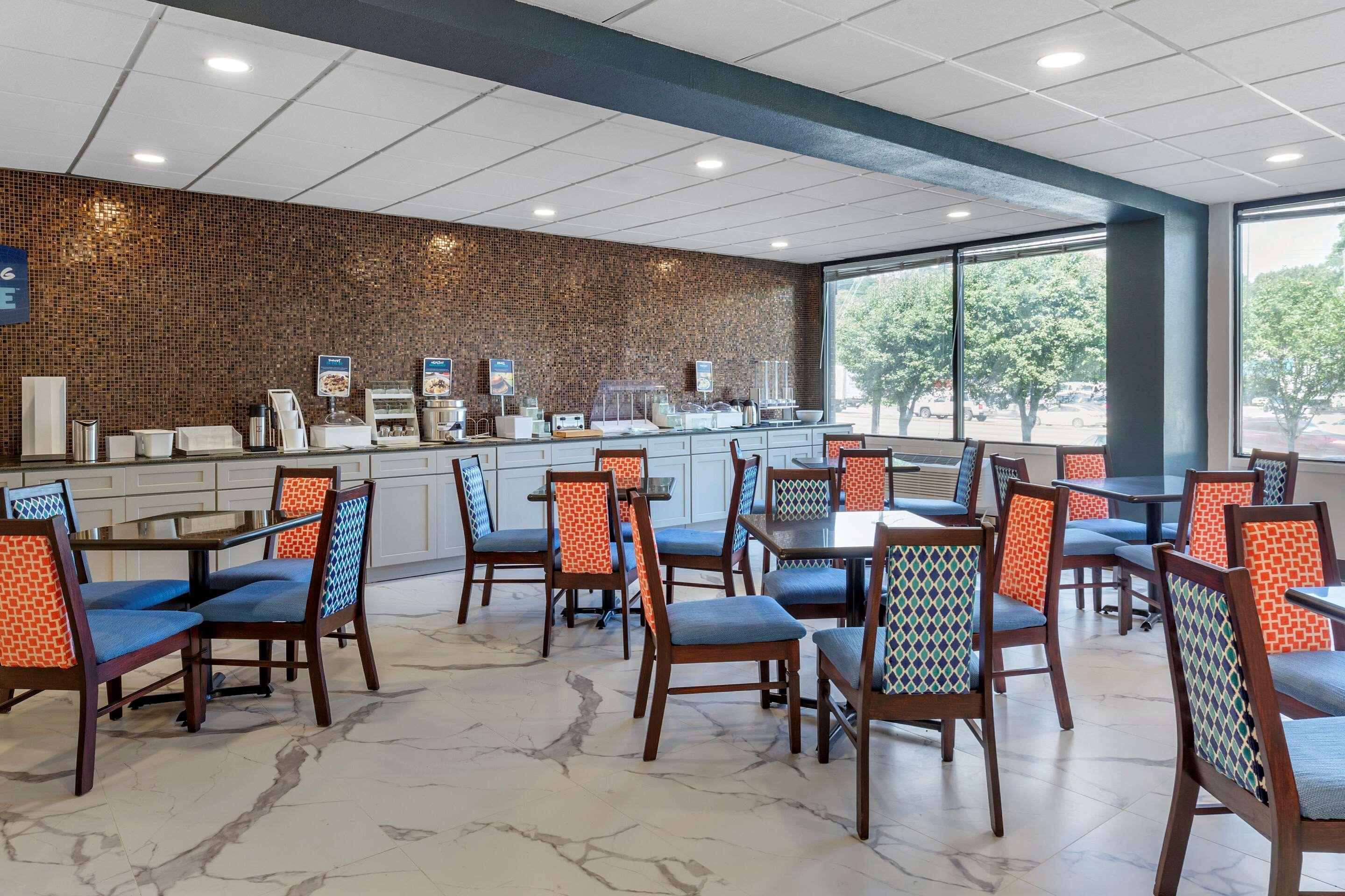 Готель Clarion Pointe Raleigh Midtown Екстер'єр фото
